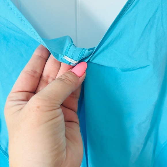 Lululemon. Lightweight, rounded hem. Light blue. Size 8. Loose fit. Tag removed. - Picture 4 of 4